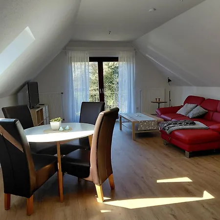 Knoll Apartment *